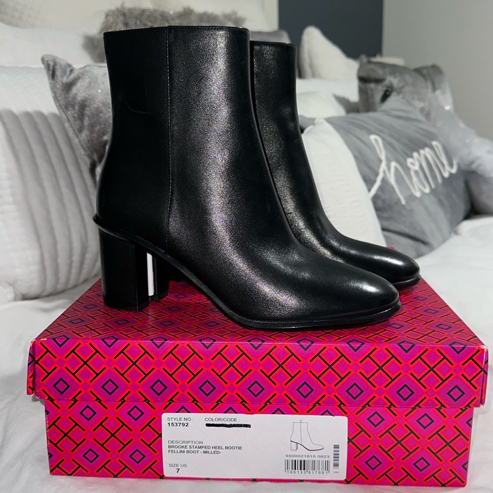 TORY BURCH Brooke Stamped Bootie Heel Leather Black Side Zip and Elastic Size 7. - Picture 4 of 16